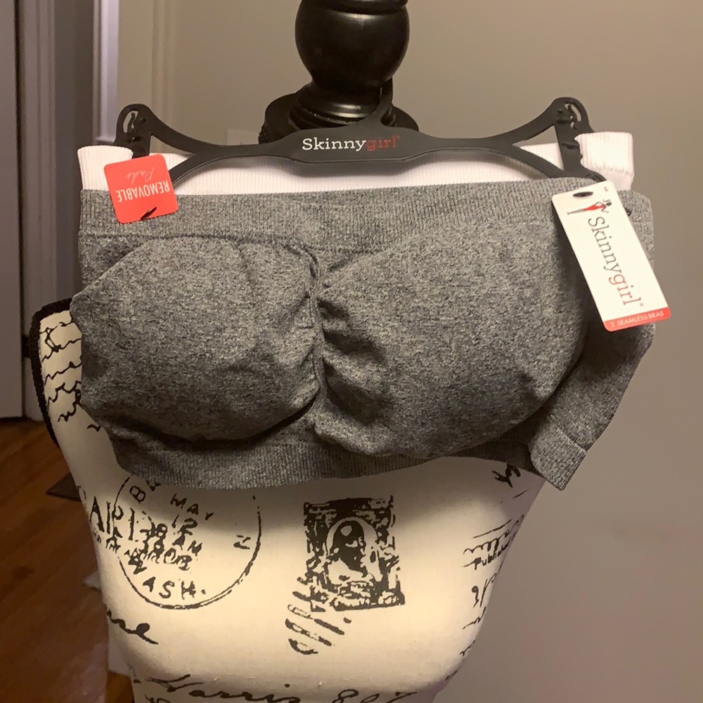 Seamless strapless bras